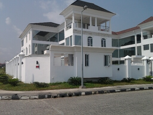 Linda-Ikeji-Mansion-Side-View-2